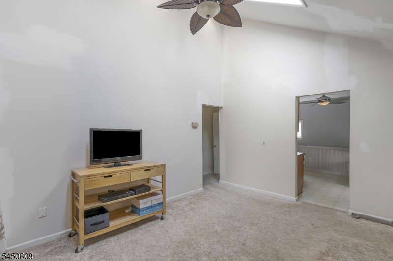 96 Conover Pl