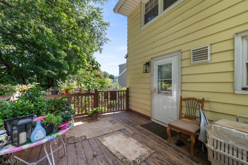 18 Seton Ln