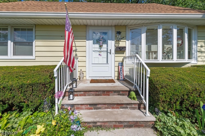 18 Seton Ln