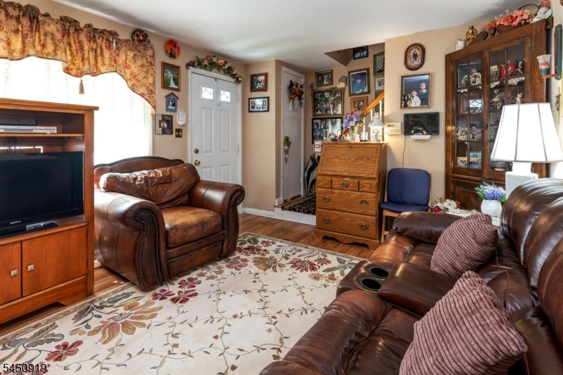 18 Seton Ln