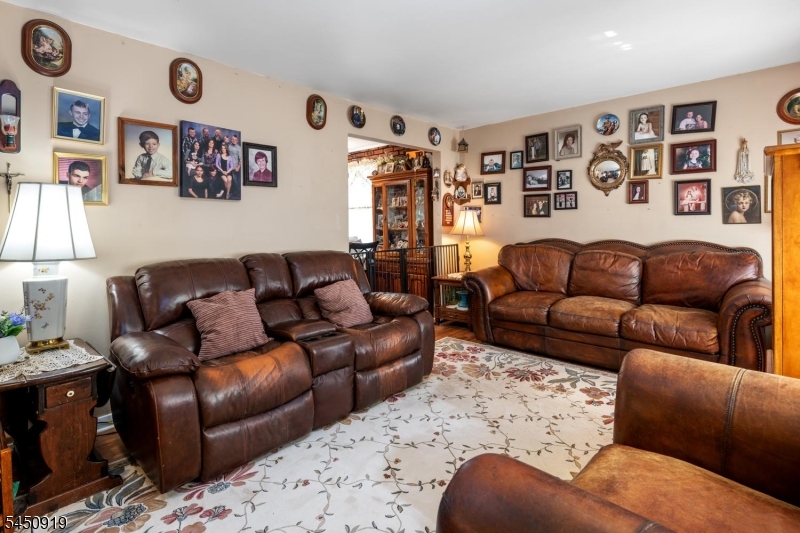 18 Seton Ln