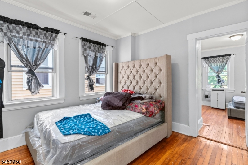 81 Schley St