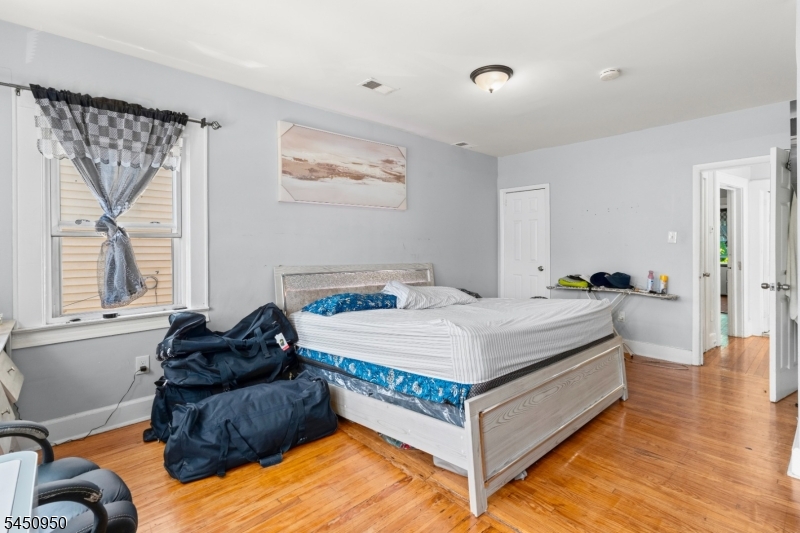 81 Schley St