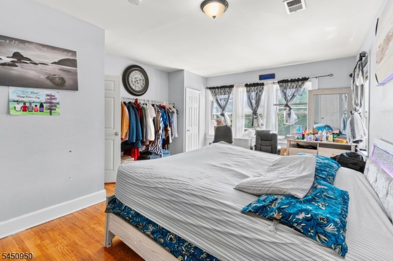 81 Schley St