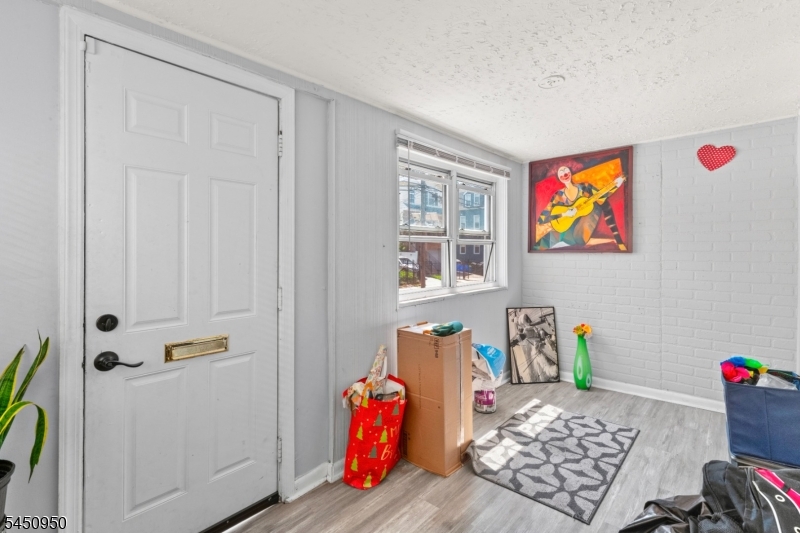 81 Schley St
