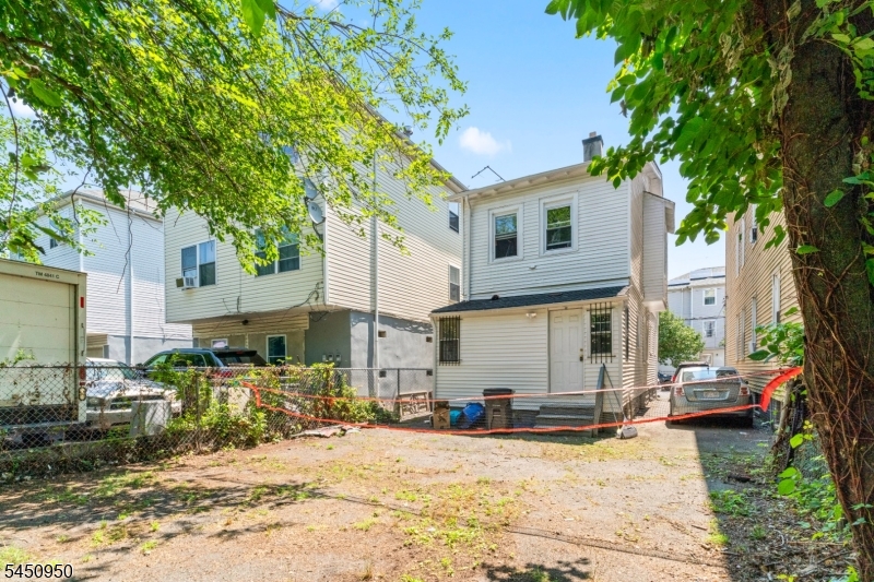 81 Schley St