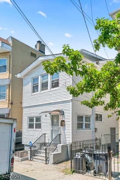 81 Schley St