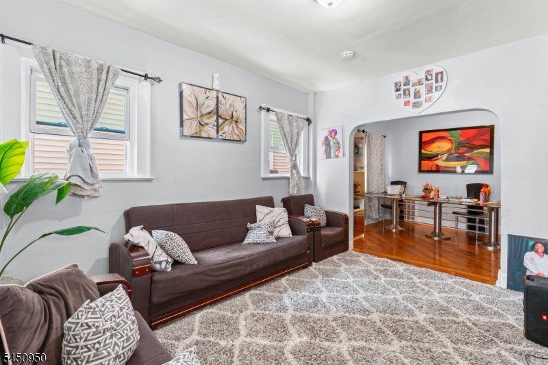 81 Schley St