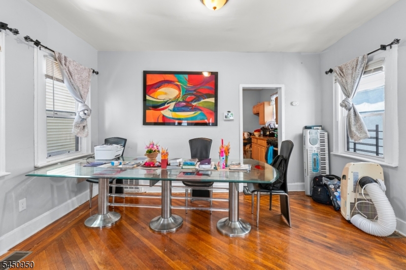 81 Schley St