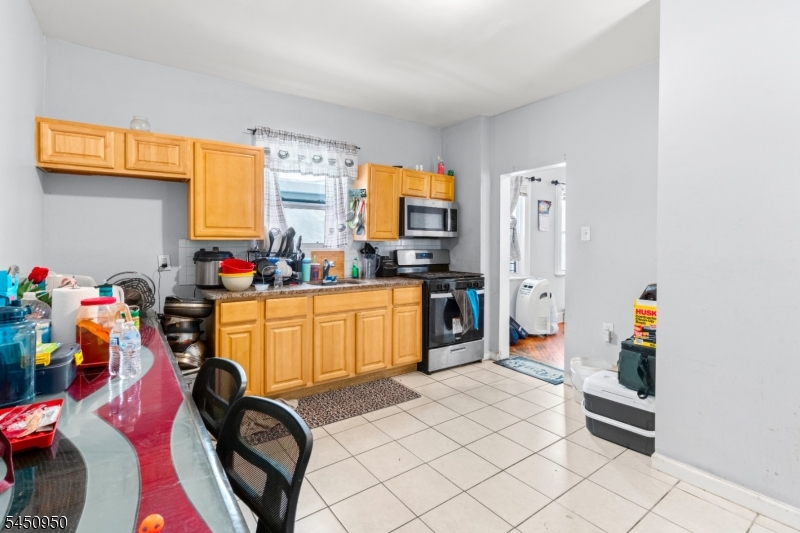 81 Schley St