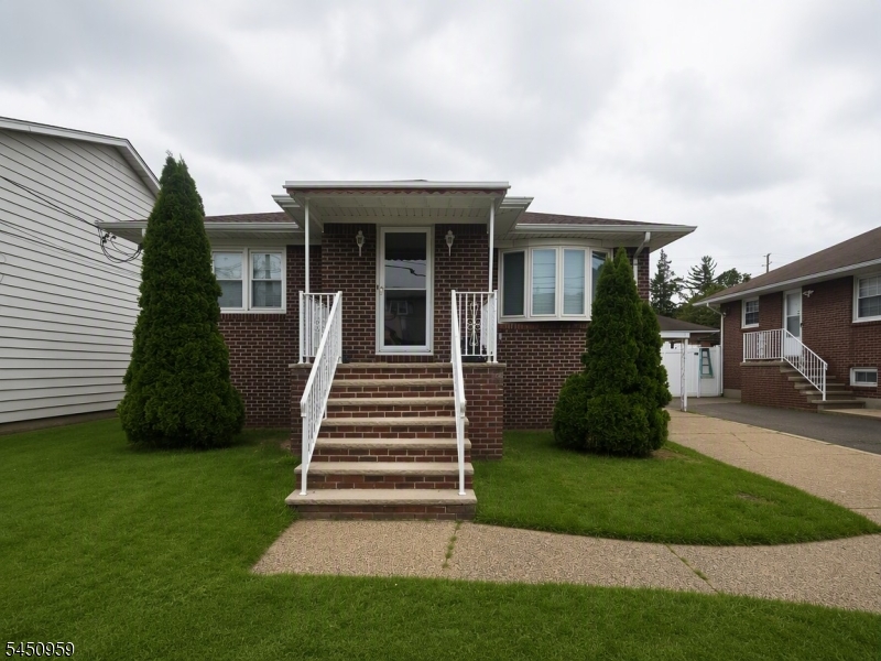 16 Jackson Avenue