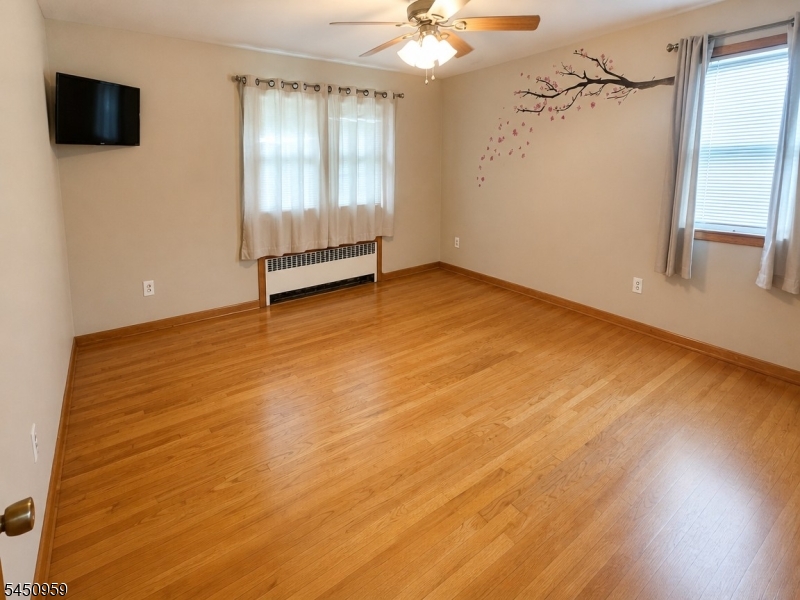 16 Jackson Avenue