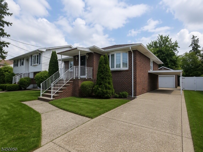 16 Jackson Avenue
