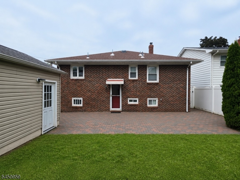 16 Jackson Avenue