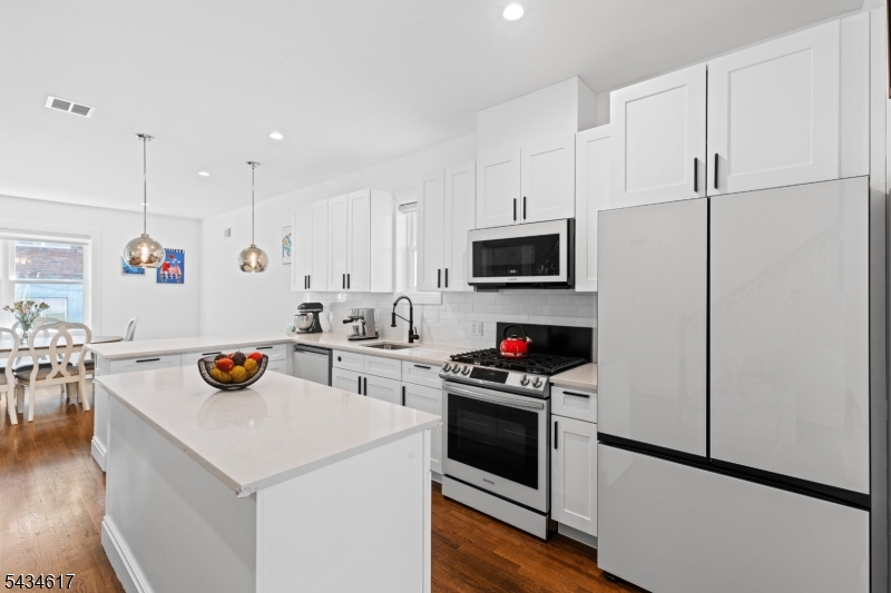 1603 71St St