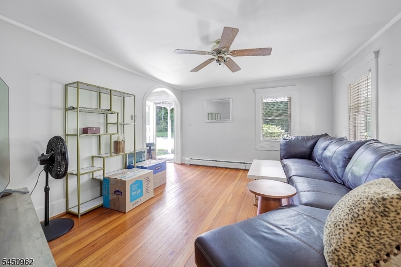 39 Clinton Rd