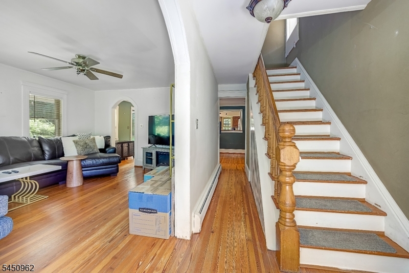 39 Clinton Rd