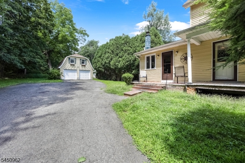 39 Clinton Rd