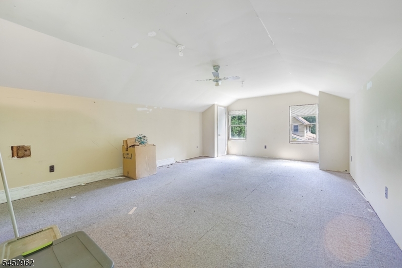 39 Clinton Rd