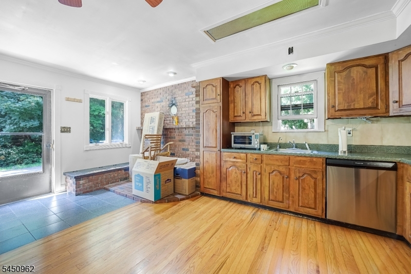 39 Clinton Rd