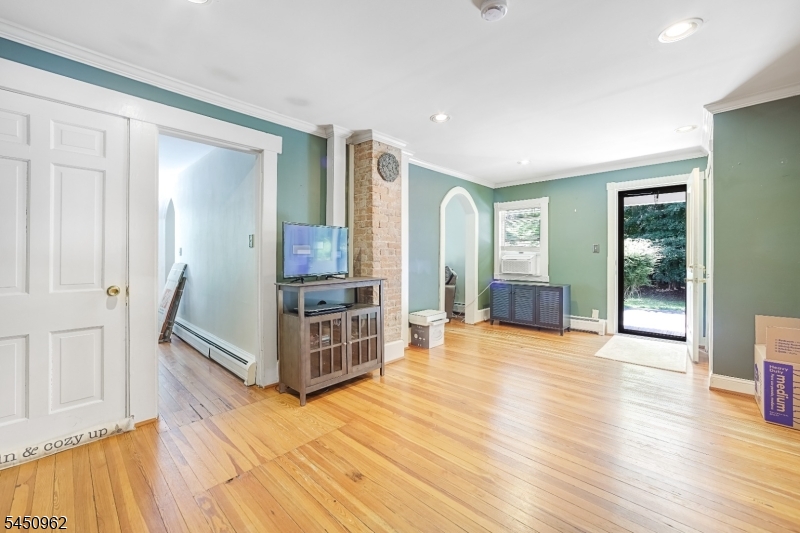 39 Clinton Rd