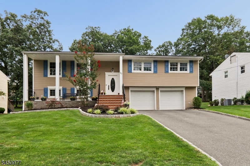 27 Colonial Woods Drive