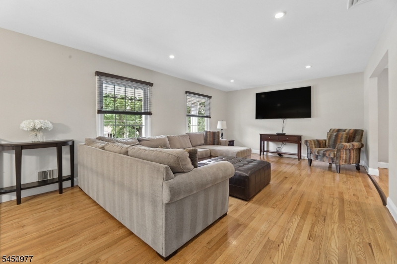 27 Colonial Woods Drive