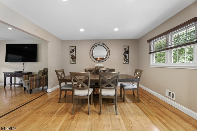 27 Colonial Woods Drive