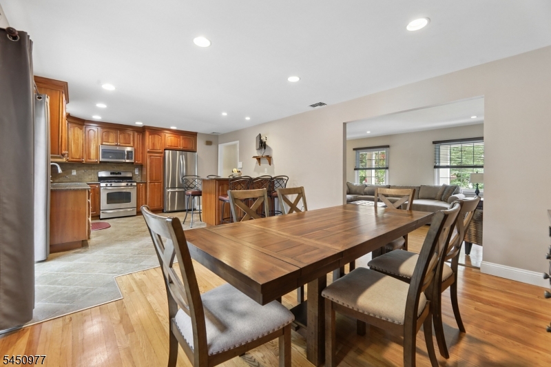 27 Colonial Woods Drive