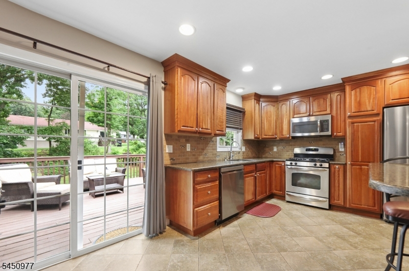 27 Colonial Woods Drive