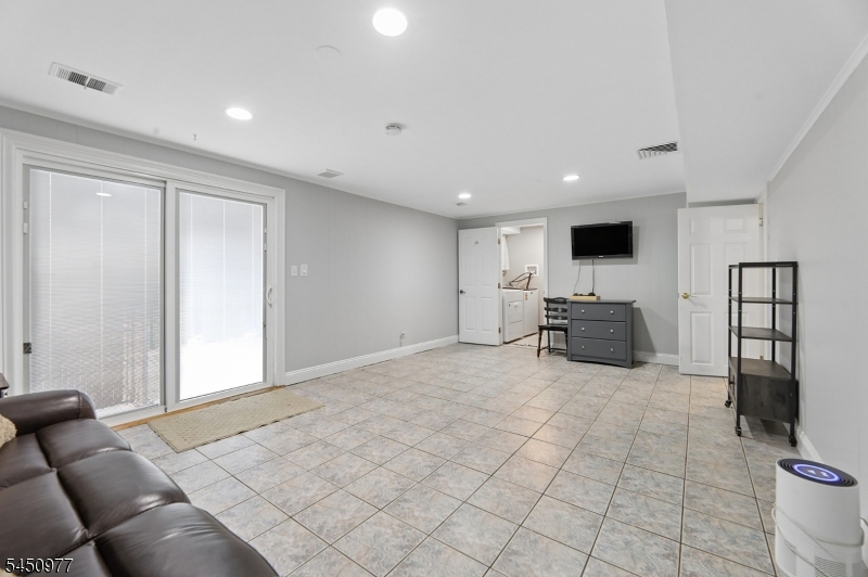 27 Colonial Woods Drive