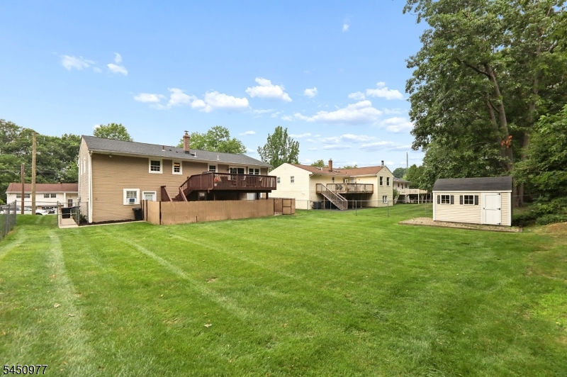 27 Colonial Woods Drive