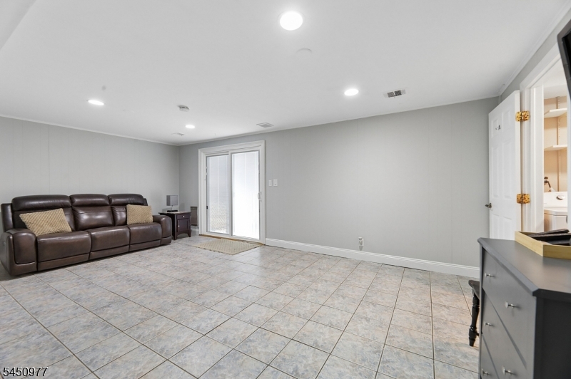 27 Colonial Woods Drive