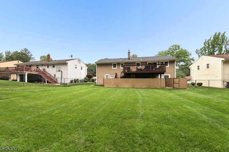 27 Colonial Woods Drive