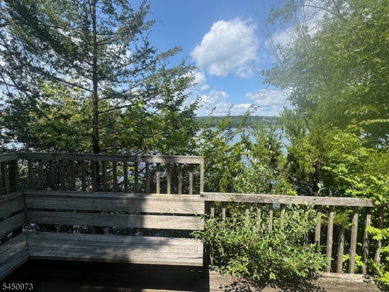 1031 County Road 619