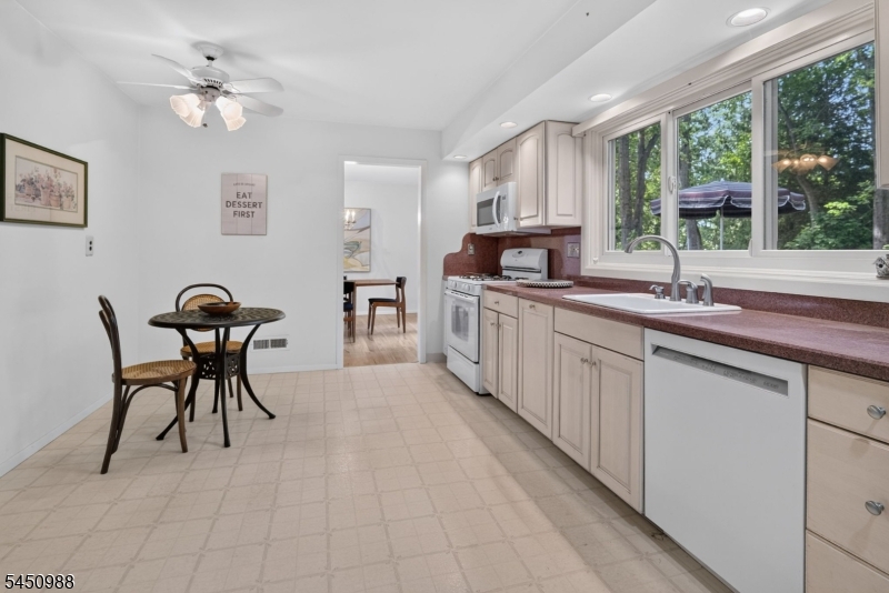 4 Darby Rd