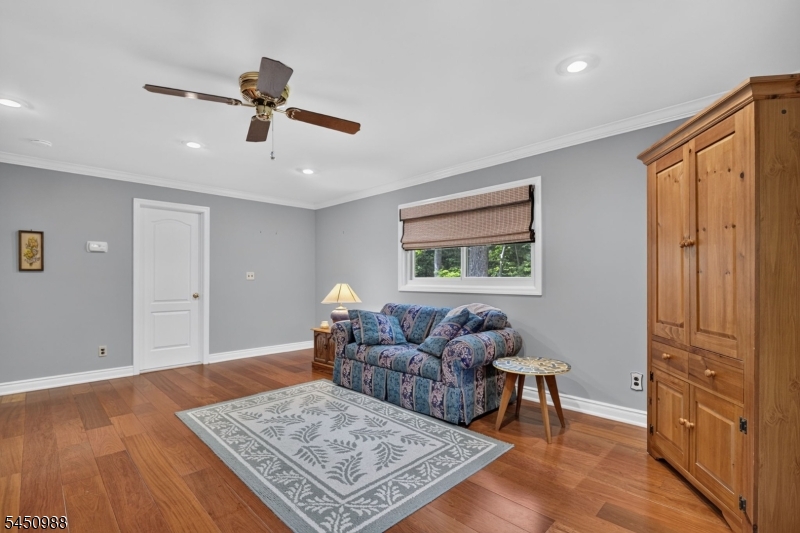 4 Darby Rd