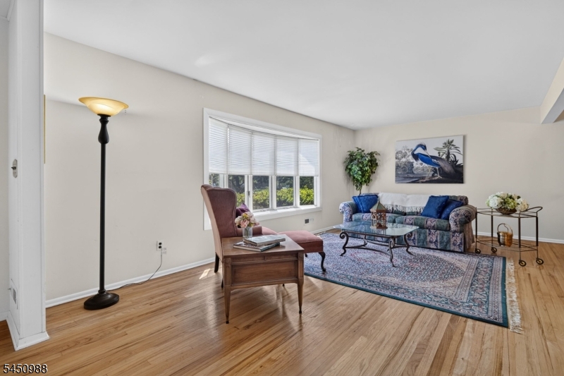 4 Darby Rd