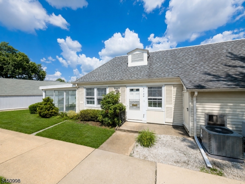 140 Plymouth Ln