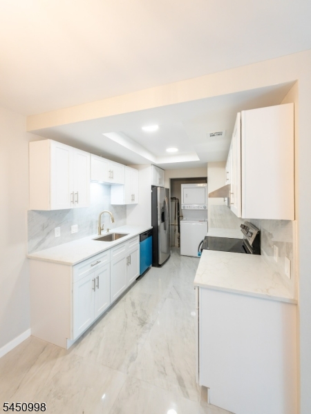 140 Plymouth Ln