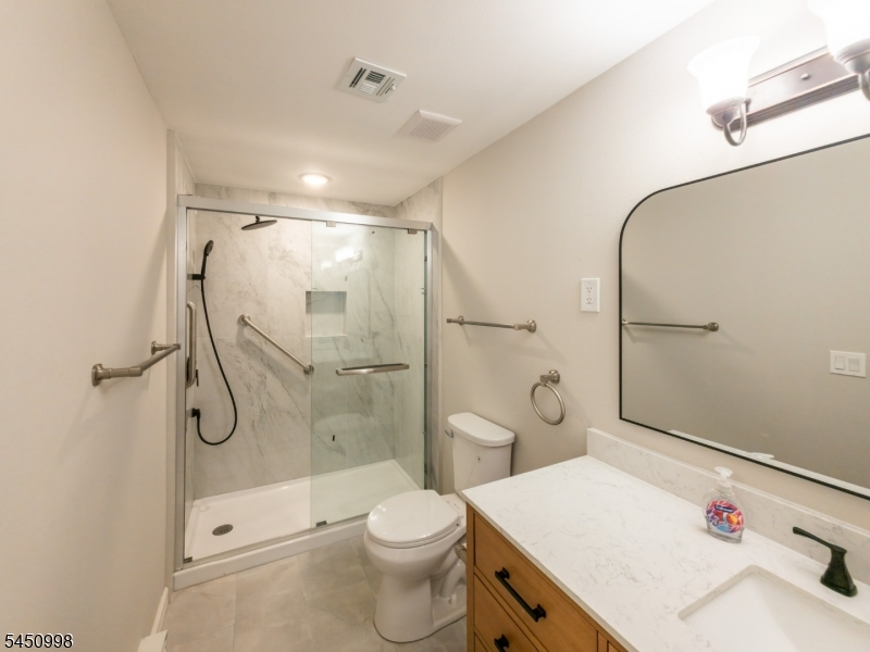 140 Plymouth Ln