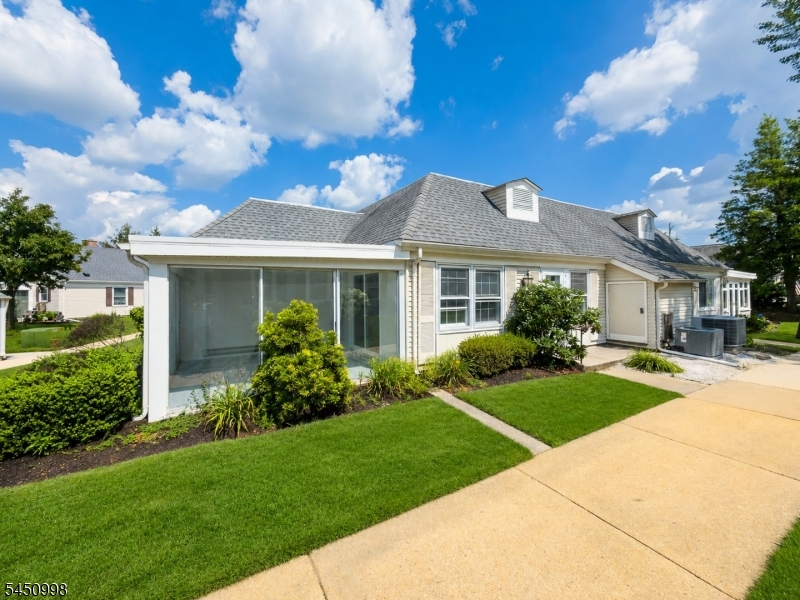 140 Plymouth Ln