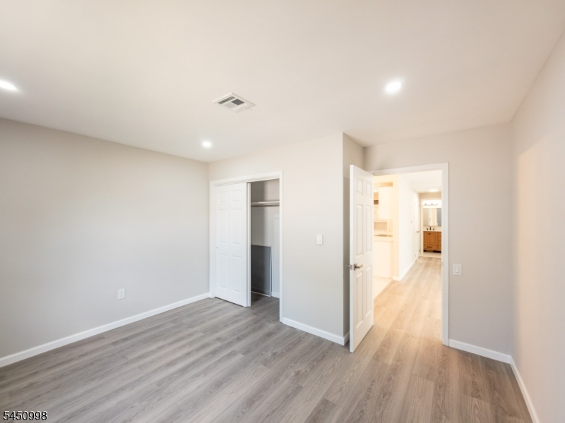140 Plymouth Ln