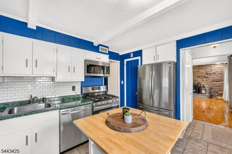 29 Lynn Ave