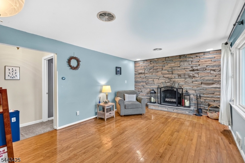 29 Lynn Ave
