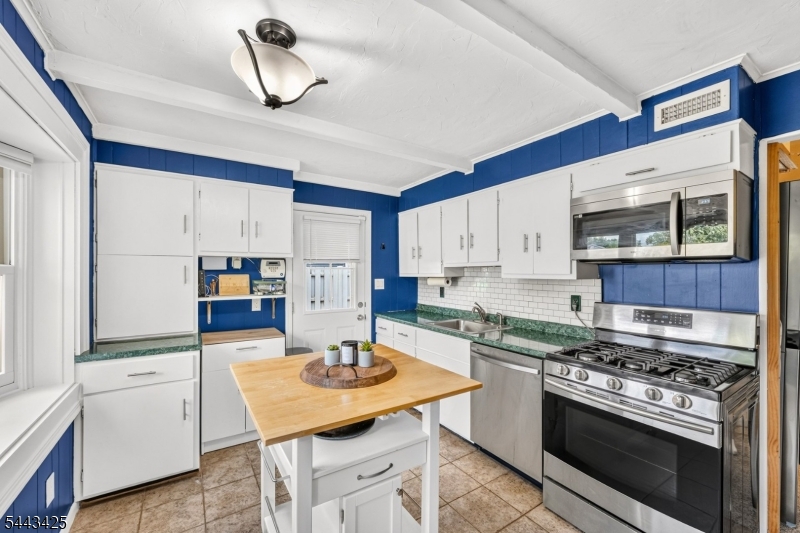 29 Lynn Ave