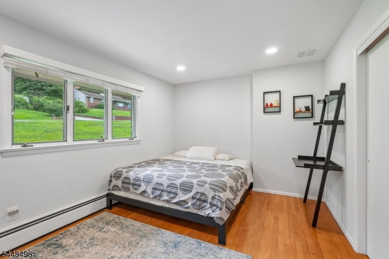 31 Surrey Dr