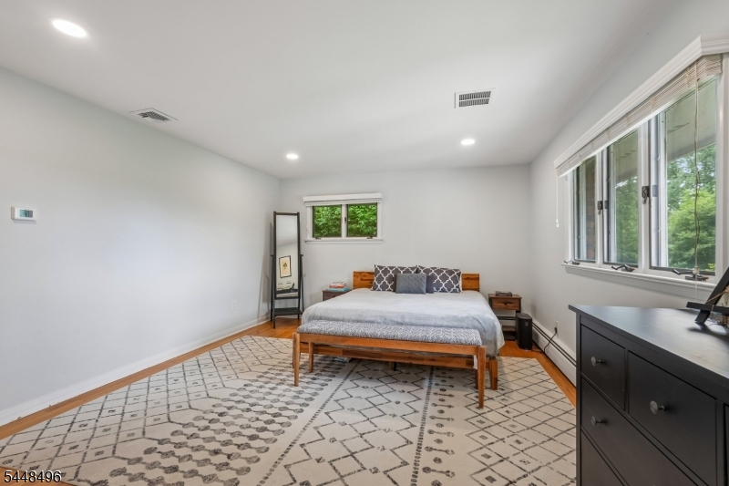 31 Surrey Dr