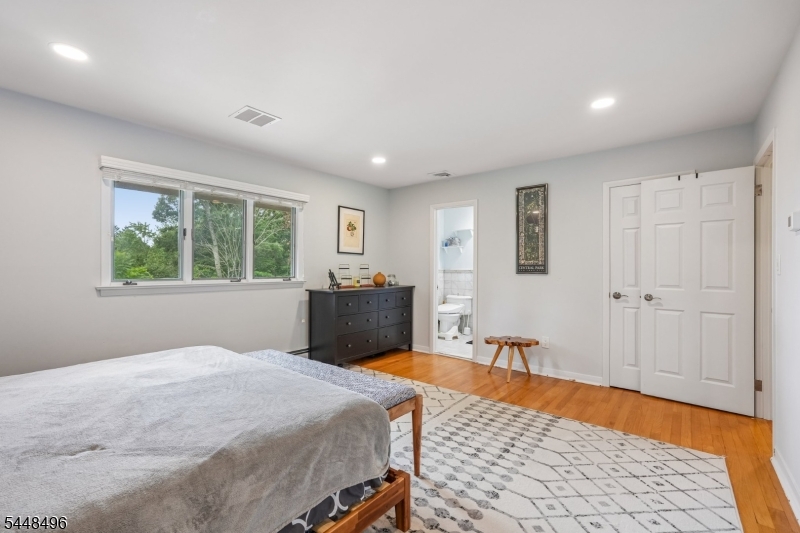 31 Surrey Dr