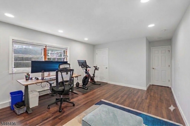 31 Surrey Dr